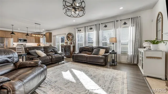 $599,900 | 329 Kevin Jon Court, Eureka, MO 63025