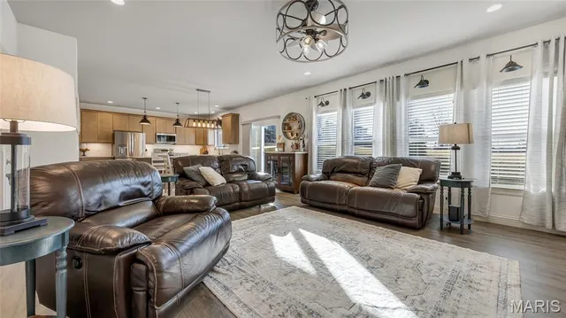 $599,900 | 329 Kevin Jon Court, Eureka, MO 63025