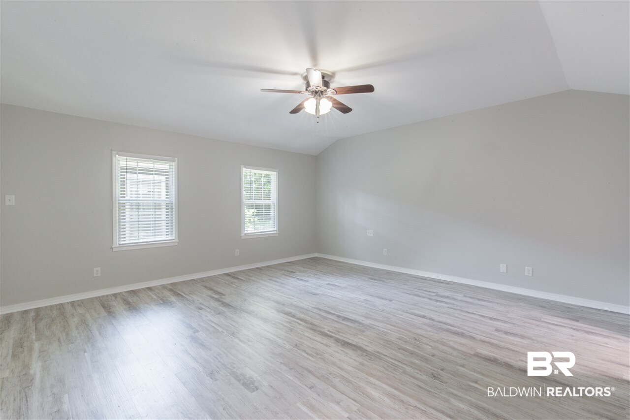 258 Jackson Boulevard Mobile, AL 36609 - Photo 16 of 31 Master Bedroom