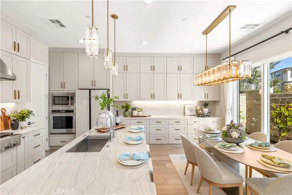 $2,090,000 | 250 Newton, Lake Forest, CA 92630