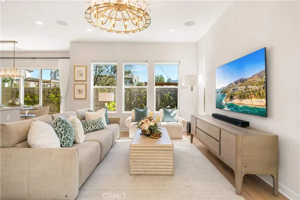 $2,090,000 | 250 Newton, Lake Forest, CA 92630