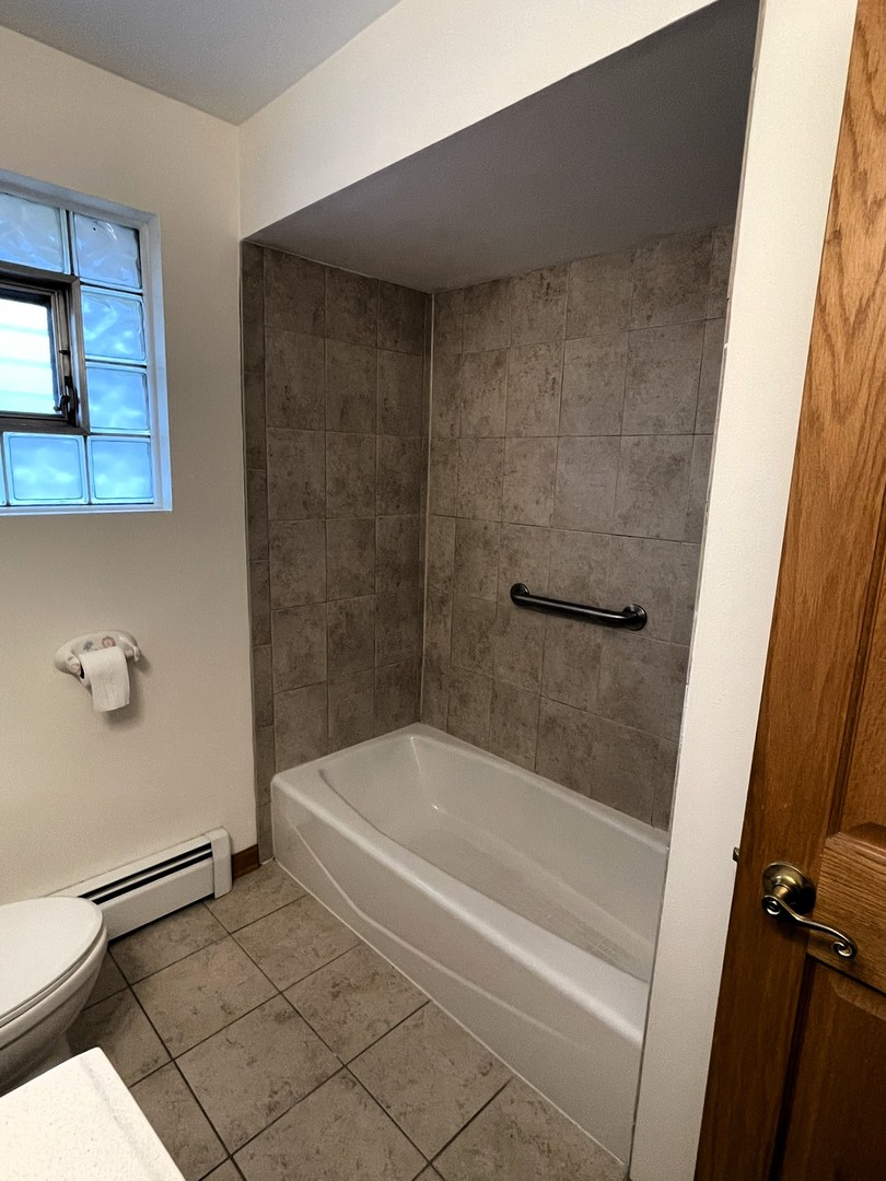 8233 South 76th Avenue Bridgeview, IL 60455 - Photo 17 of 64