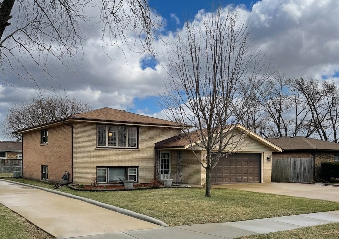 8233 South 76th Avenue Bridgeview, IL 60455 - Photo 2 of 64