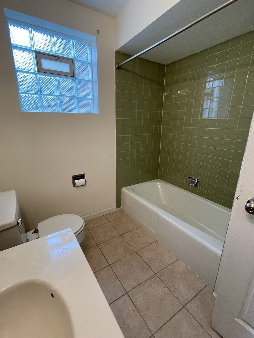 8233 South 76th Avenue Bridgeview, IL 60455 - Photo 37 of 64