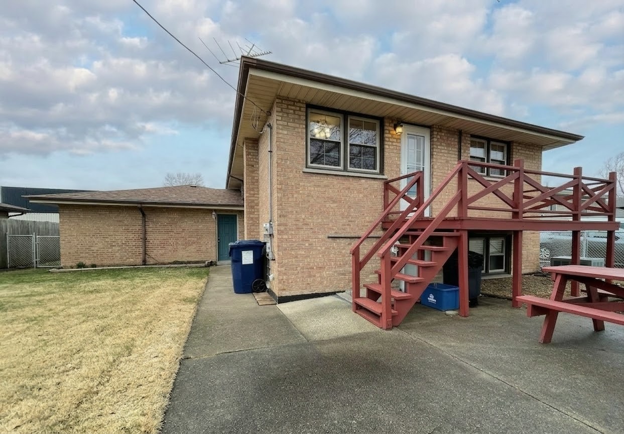 8233 South 76th Avenue Bridgeview, IL 60455 - Photo 4 of 64