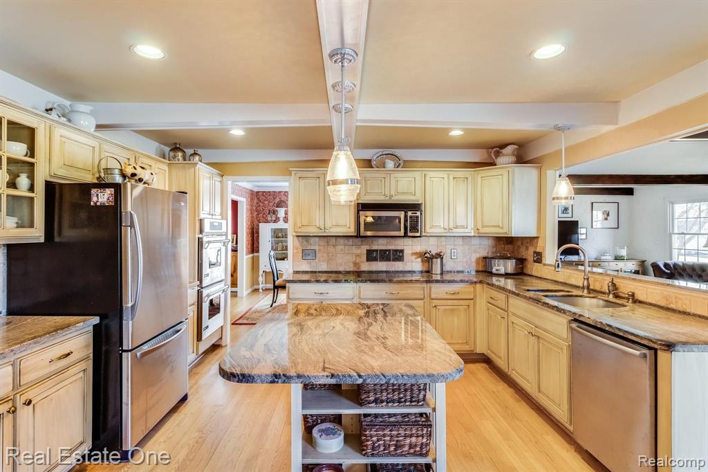 35949 Congress Road Farmington Hills, MI 48335 - Photo 12 of 47