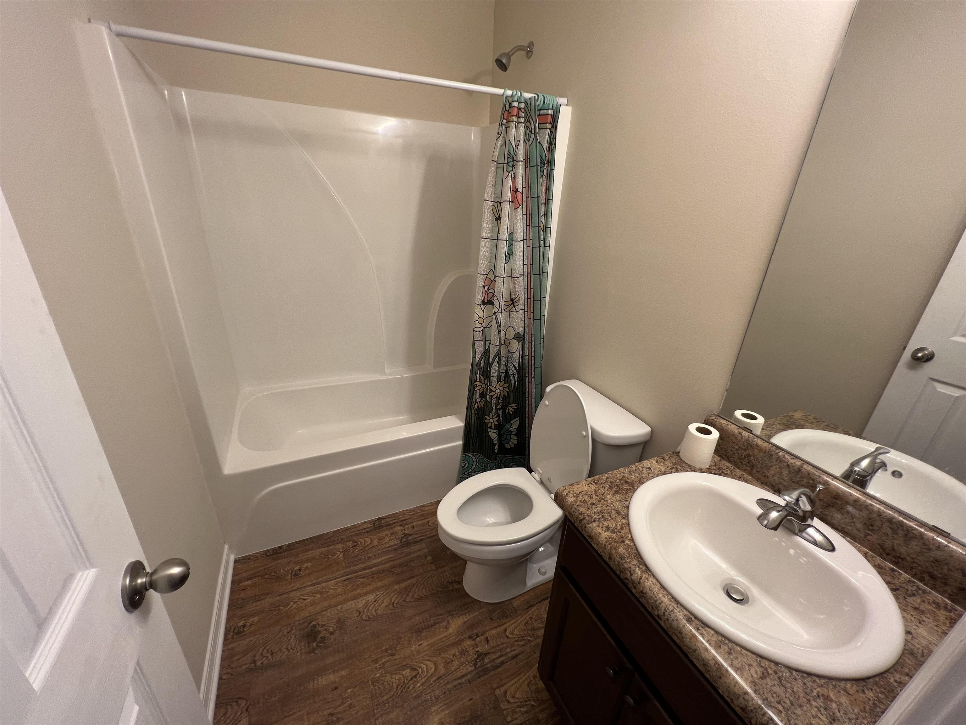 208 Cobb Court Bay Minette, AL 36507 - Photo 19 of 25 2nd Bathroom