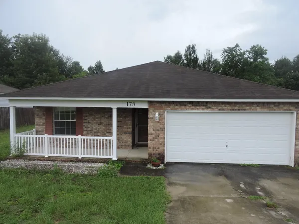 $1,800 | 178 Cabana Way, Crestview, FL 32536