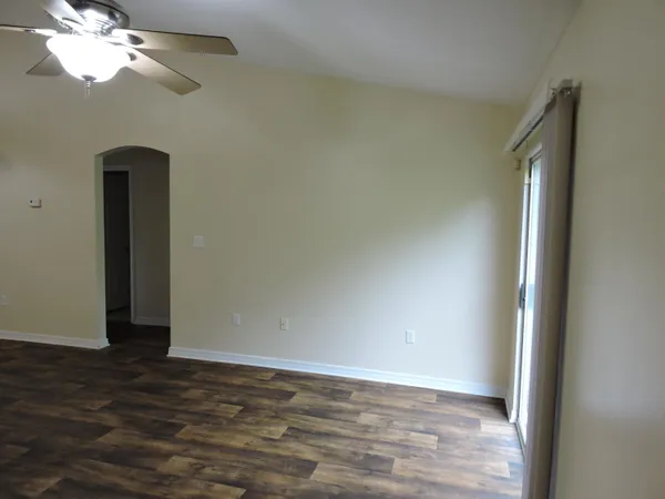 $1,800 | 178 Cabana Way, Crestview, FL 32536