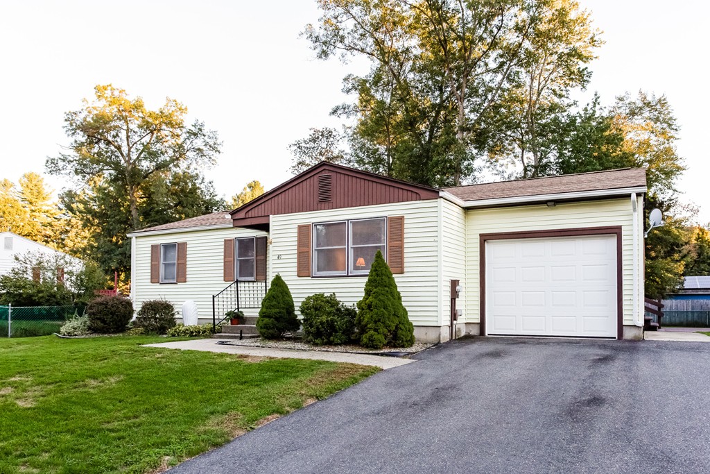 49 Lavender Lane Springfield, MA 01129 - Photo 3 of 30