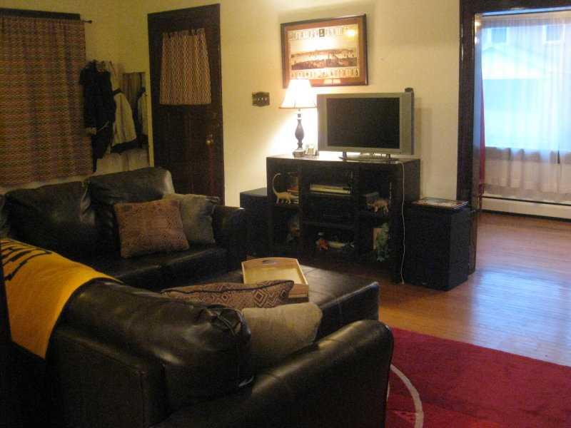 104 Perryview Avenue Pittsburgh, PA 15214 - Photo 2 of 25 Living Room.