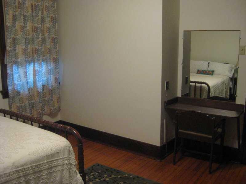 104 Perryview Avenue Pittsburgh, PA 15214 - Photo 12 of 25 Bedroom.