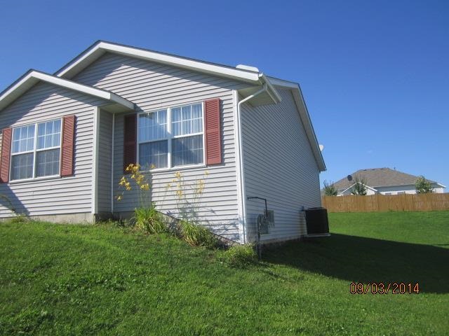 717 Merrion Road Roscoe, IL 61073 - Photo 2 of 14 Gallery Image 2