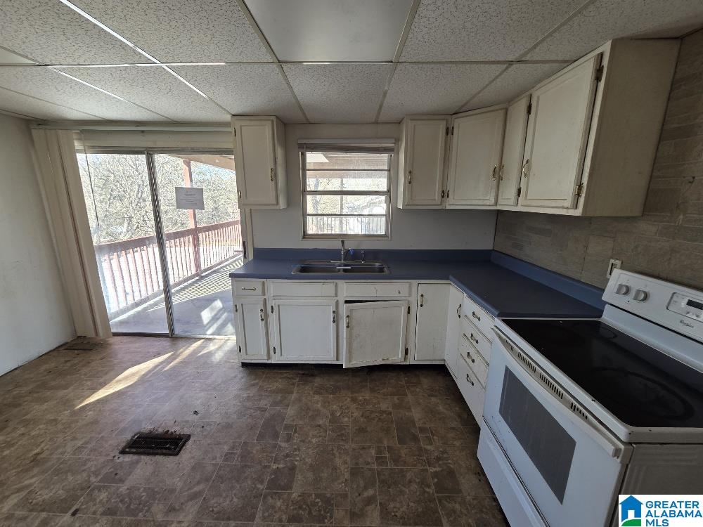 804 Delta Street Bessemer, AL 35020 - Photo 3 of 16 Gallery Image 3