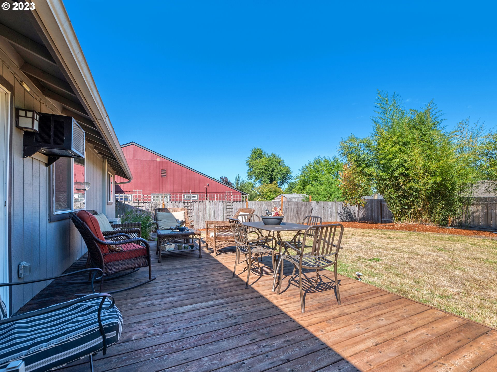 636 Island Street Springfield, OR 97477 - Photo 22 of 25 an outdoor space with seating