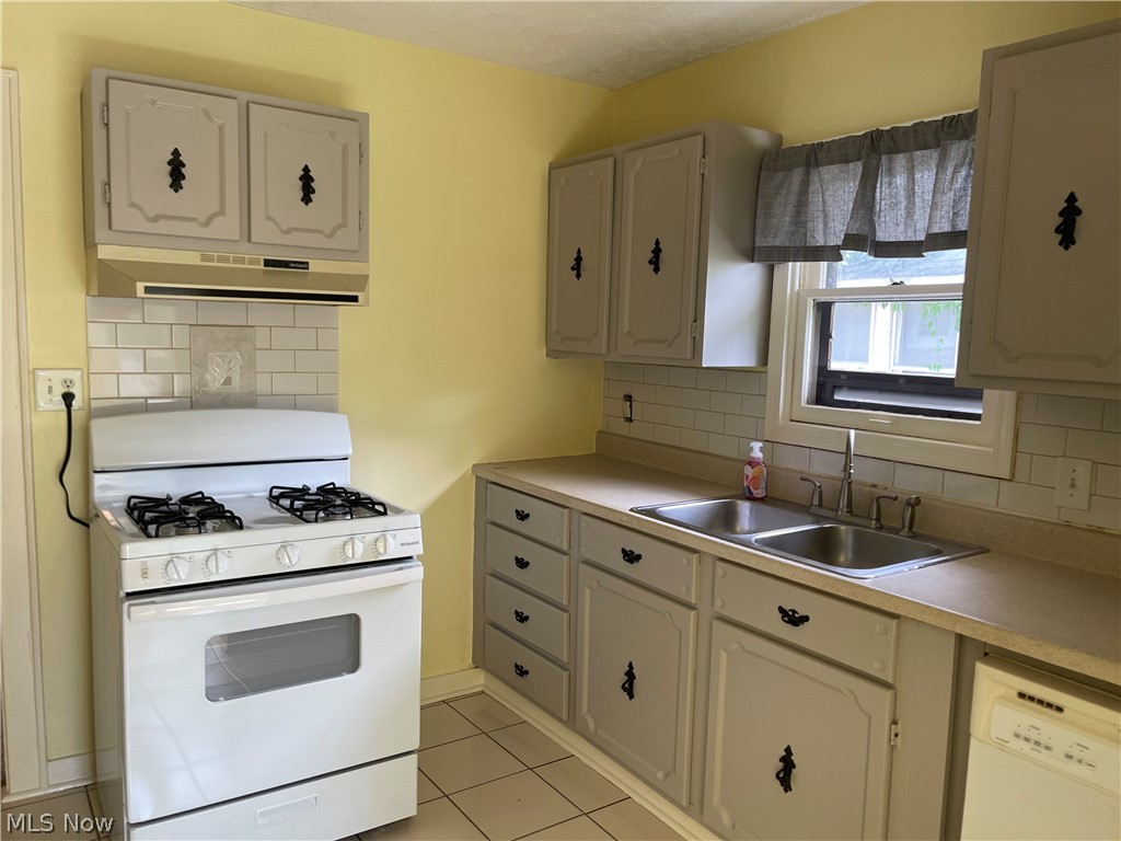 628 Garry Road Akron, OH 44305 - Photo 7 of 20