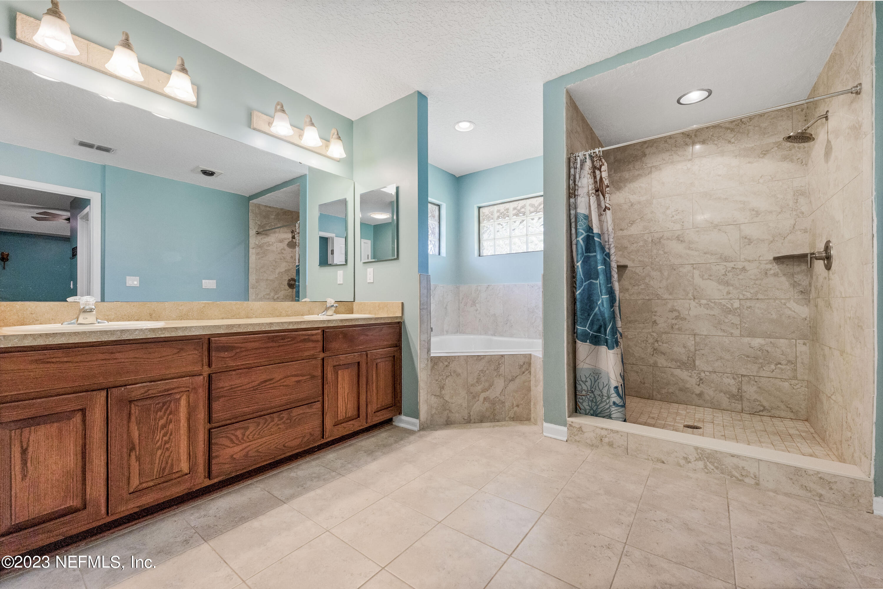 14322 Grover Road Jacksonville, FL 32226 - Photo 21 of 41 21 owners bath