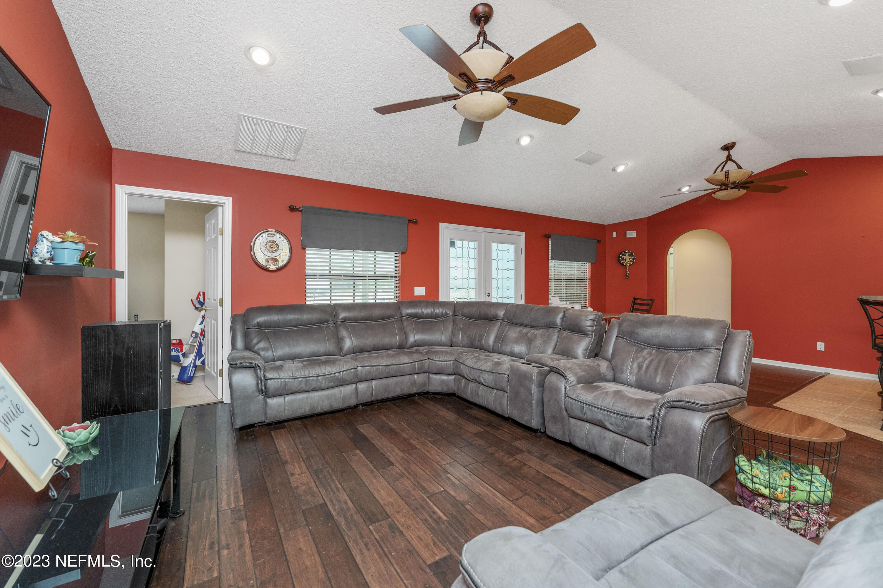 14322 Grover Road Jacksonville, FL 32226 - Photo 9 of 41 09 do not like bold colors - paint em