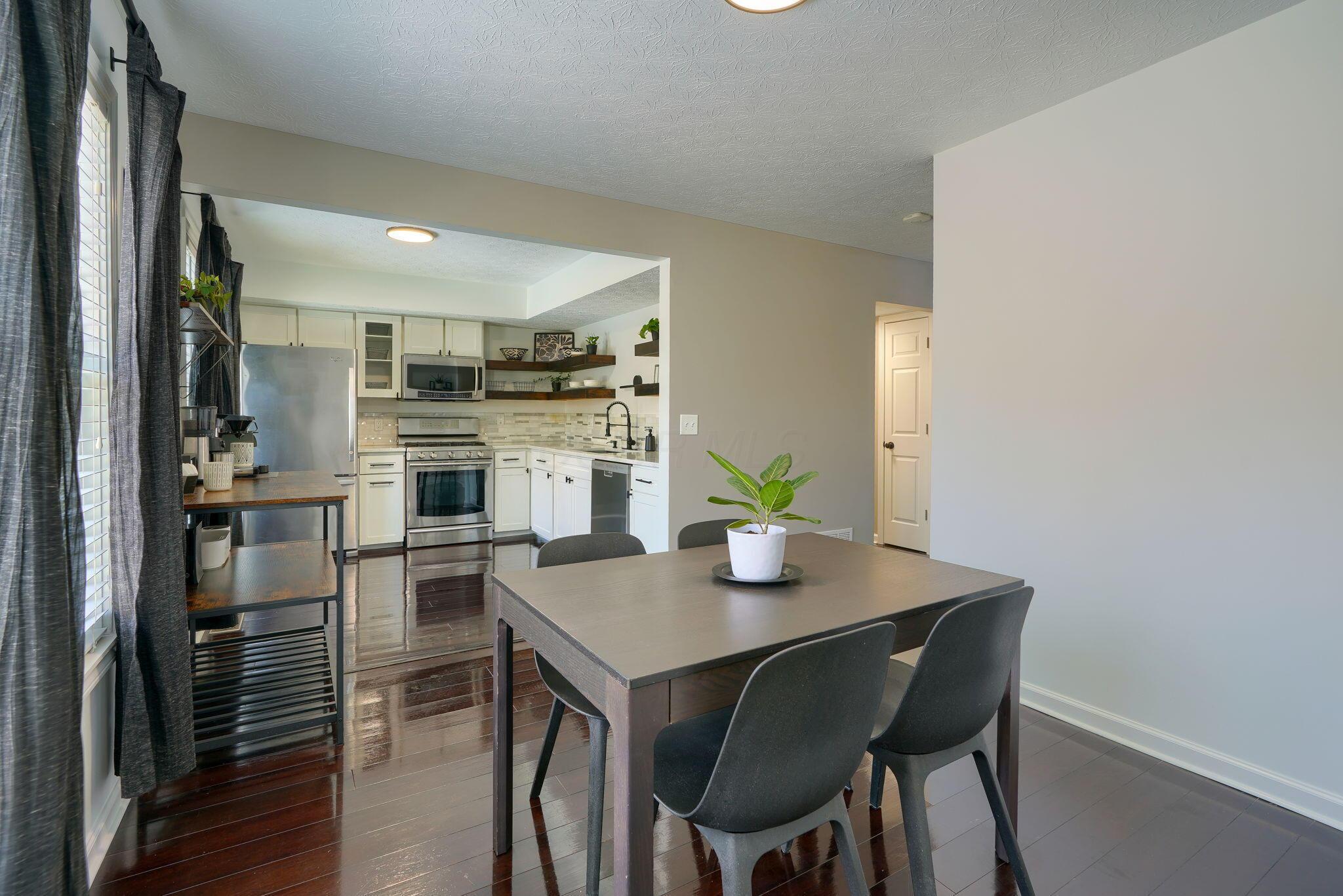 220 Ravine Ridge Drive North Powell, OH 43065 - Photo 19 of 66 Dining Room
