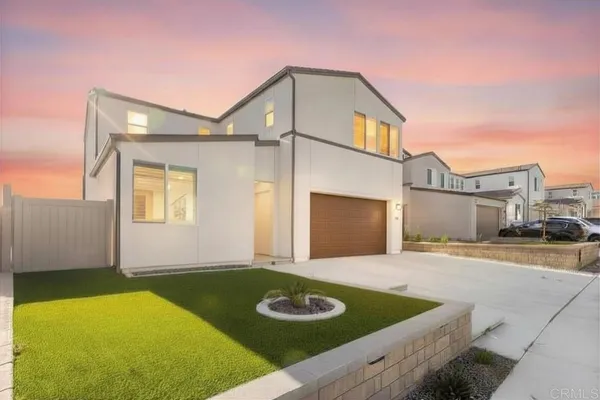 $999,000 | 550 Meadowood Street, Fallbrook, CA 92028