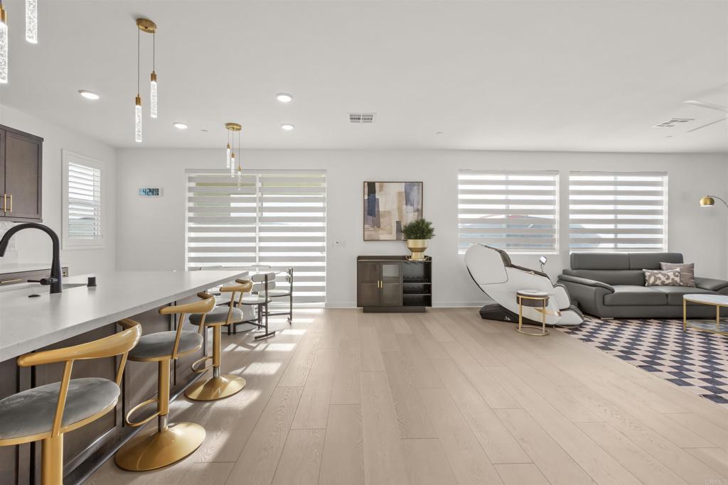 550 Meadowood Street Fallbrook, CA 92028 - Photo 20 of 37 a very nice looking room with a large window