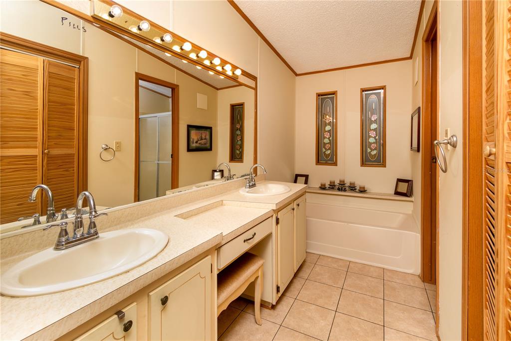 1001 Starkey Road, Unit 82 Largo, FL 33771 - Photo 31 of 47 Gallery Image 31