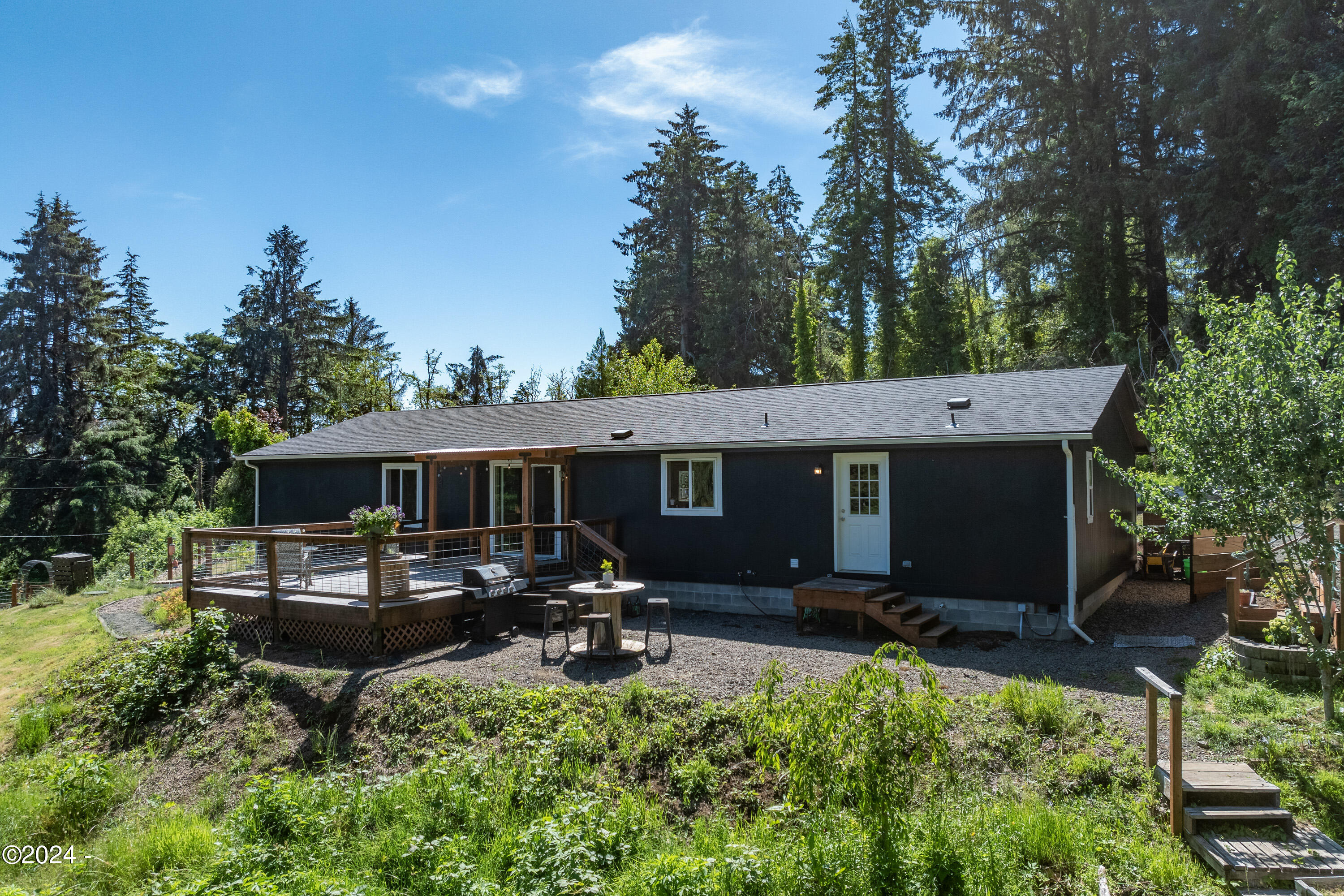 405 Southeast John Nye Road Newport, OR 97365 - Photo 4 of 54 Back Deck