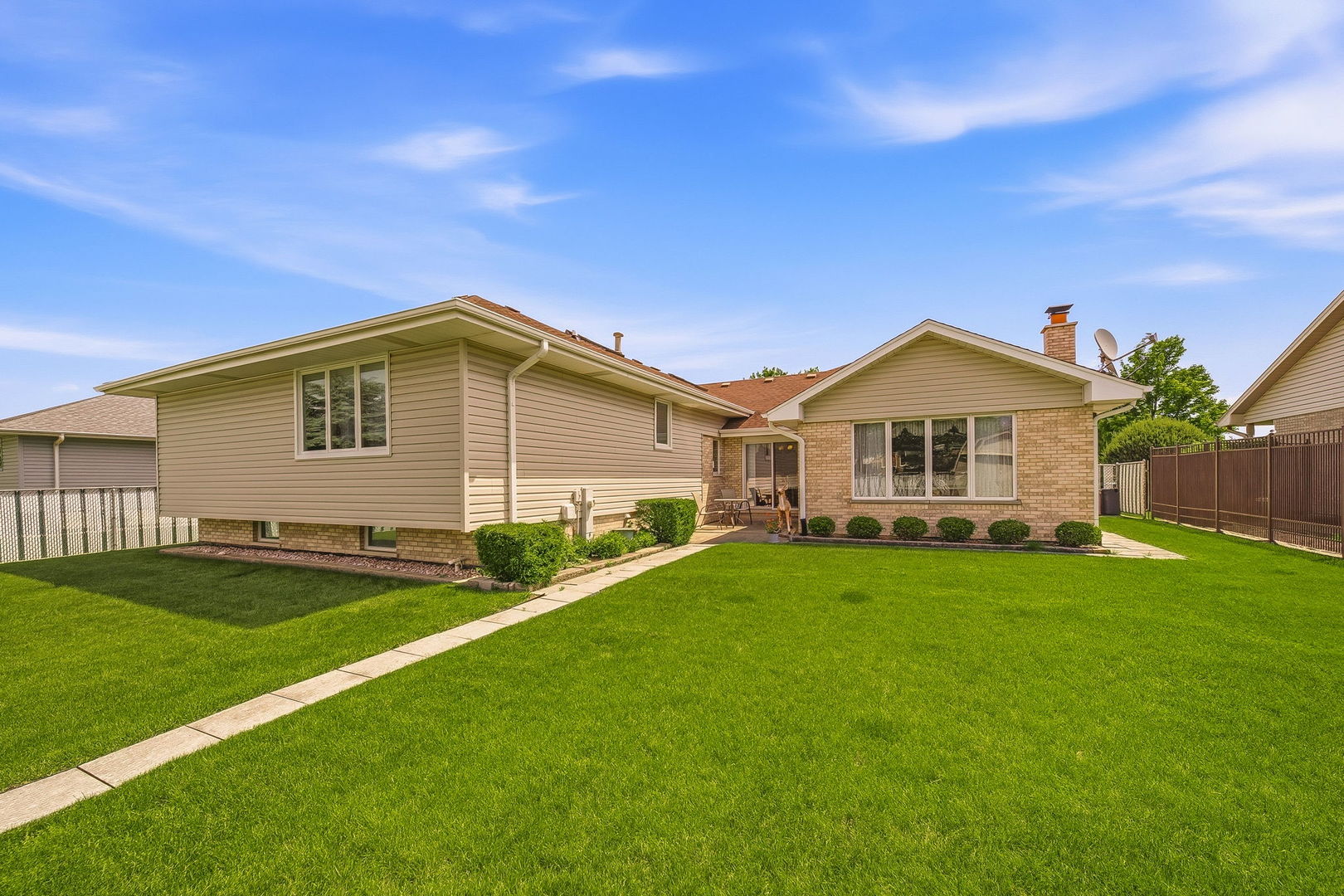15542 Bramblewood Road Oak Forest, IL 60452 - Photo 4 of 27