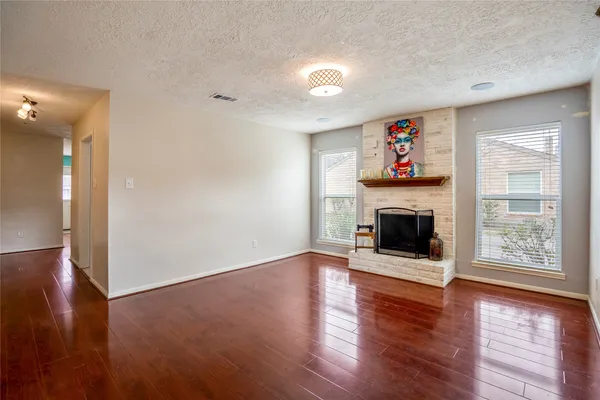 $1,950 | 11817 Southlake Drive, Houston, TX 77077