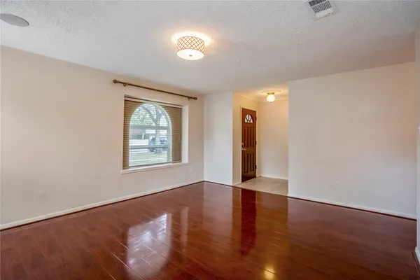 $1,950 | 11817 Southlake Drive, Houston, TX 77077