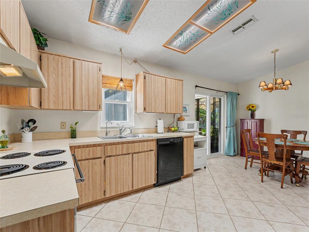 11196 Sheffield Road Spring Hill, FL 34608 - Photo 14 of 40