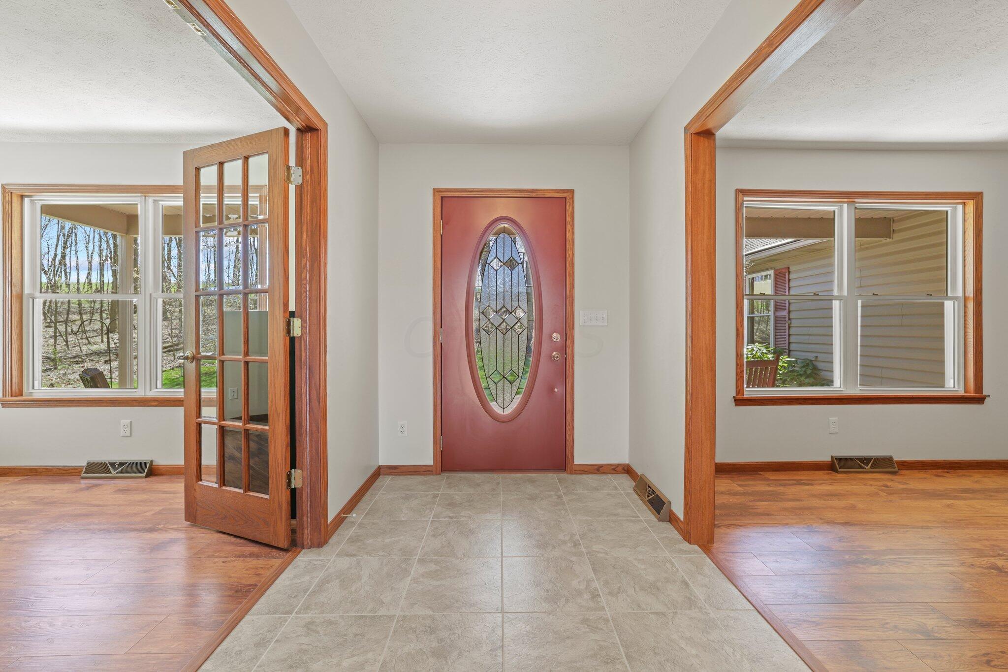 2163 Kerr Road Lucas, OH 44843 - Photo 5 of 64 Foyer