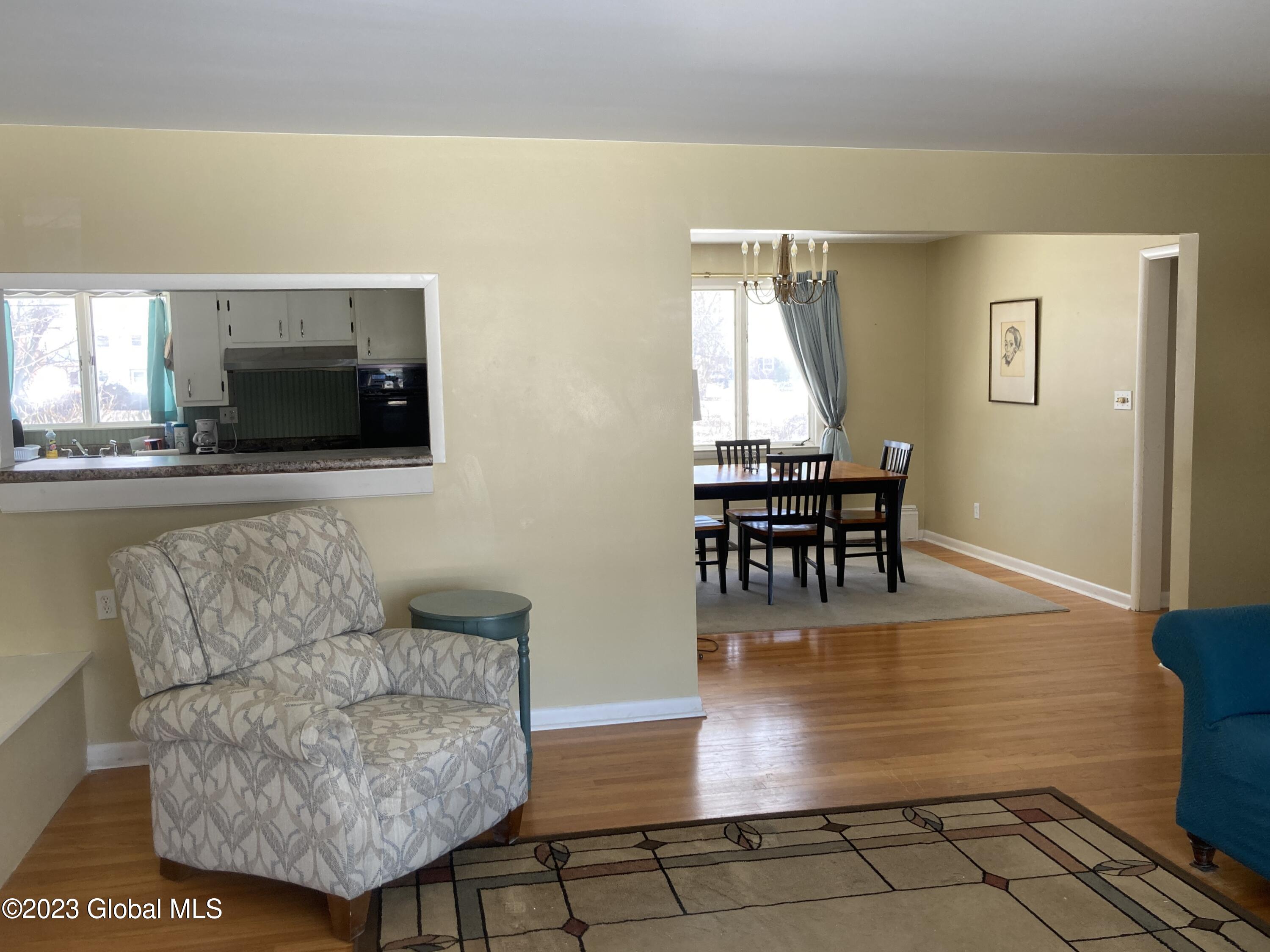 9 Collins Place Albany, NY 12208 - Photo 4 of 24 9 Collins (3