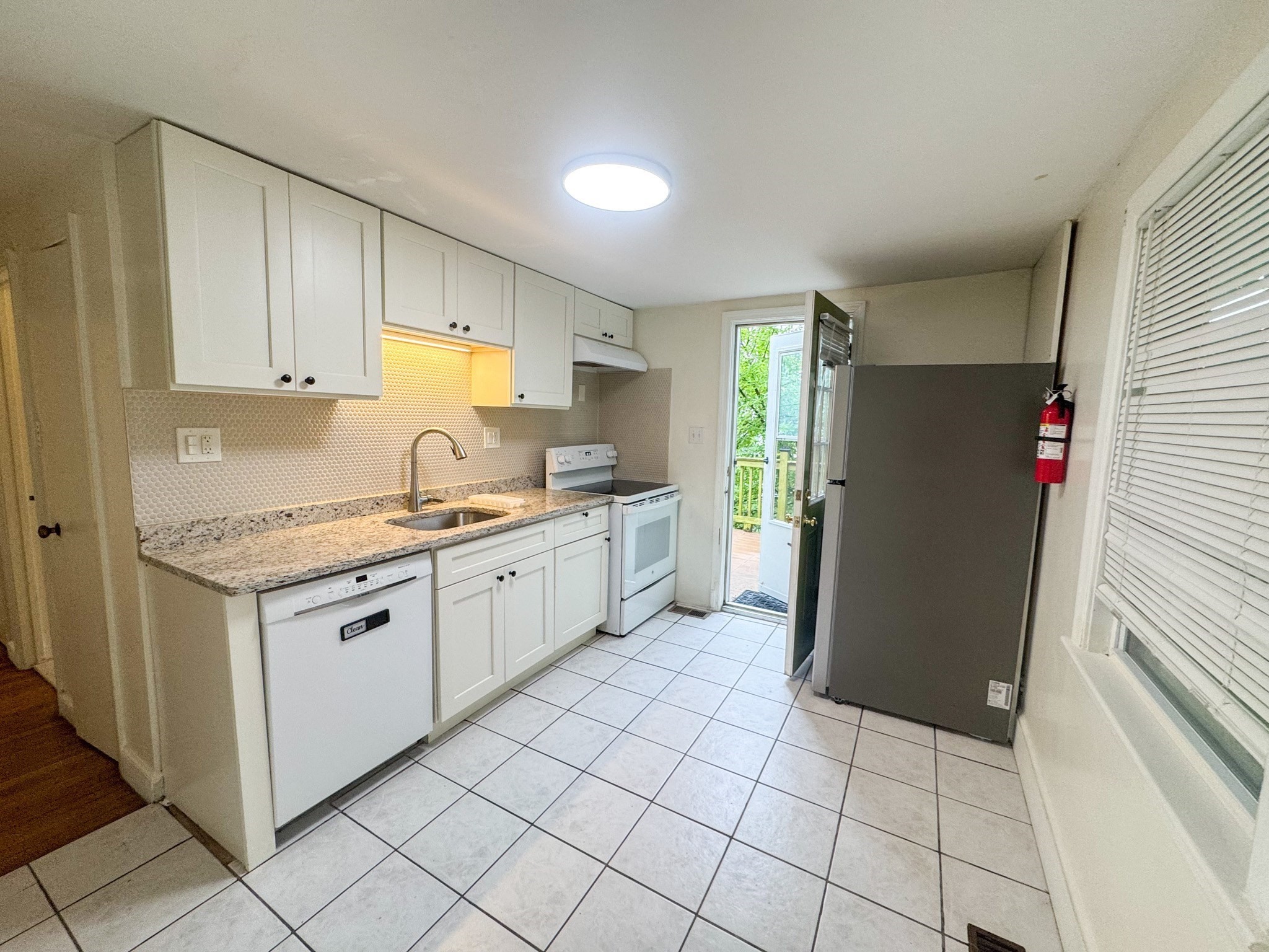 81 Brayton Road, Unit 1 Boston, MA 02135 - Photo 4 of 21 Gallery Image 4