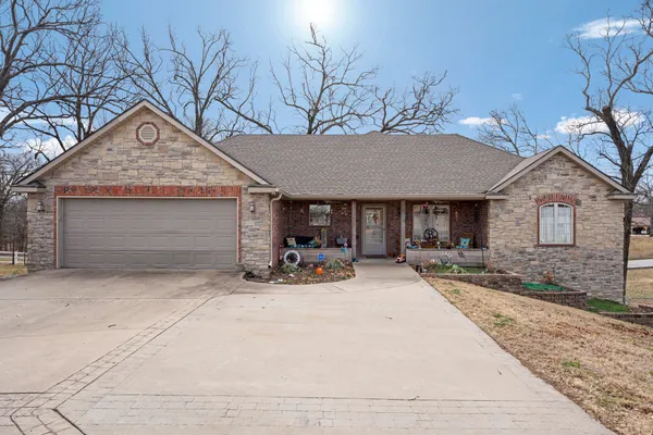 $420,000 | 2850 Harber Oaks Loop, Grove, OK 74344
