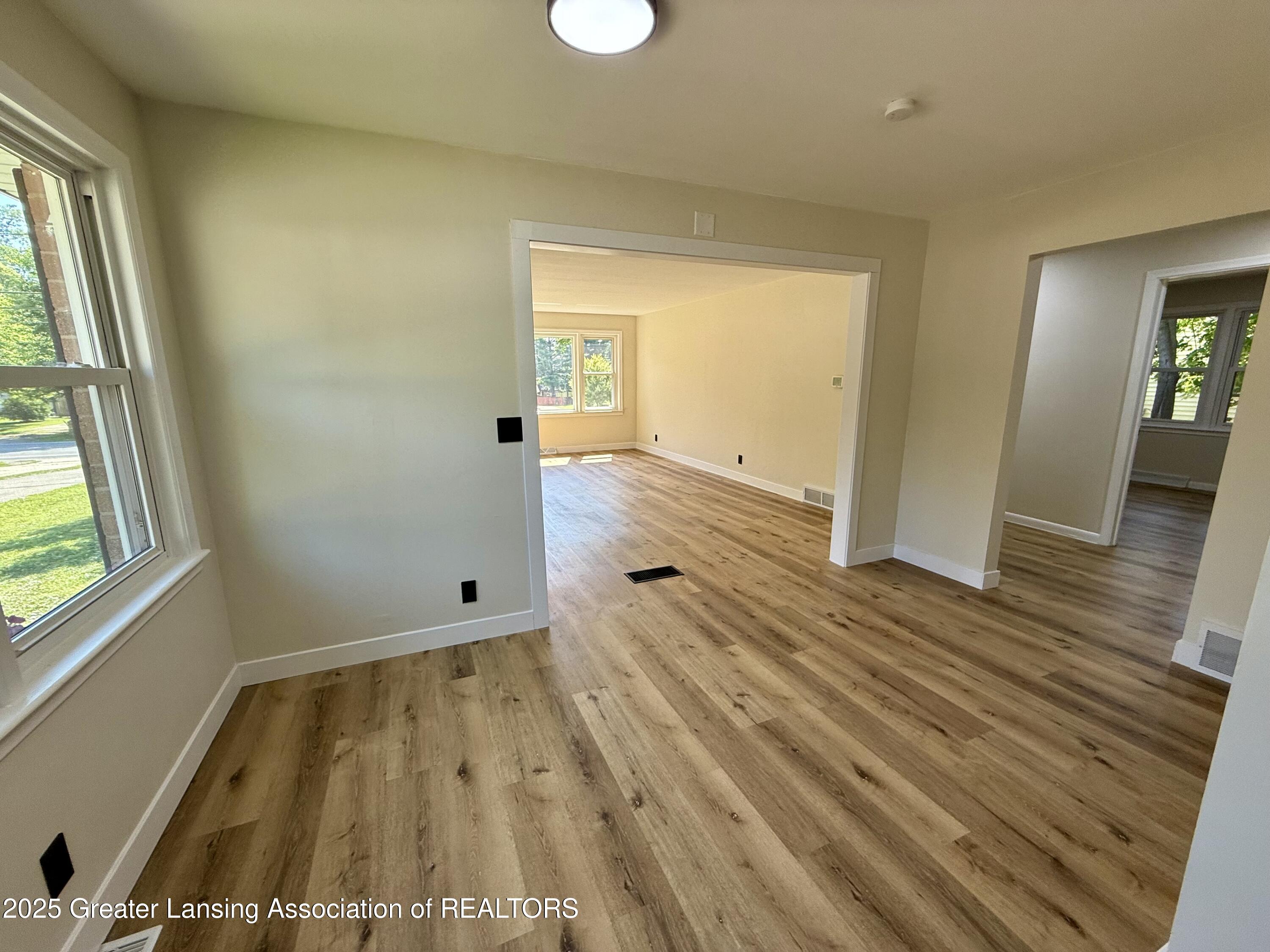 2683 Grovenburg Road Lansing, MI 48911 - Photo 13 of 50 IMG_4178