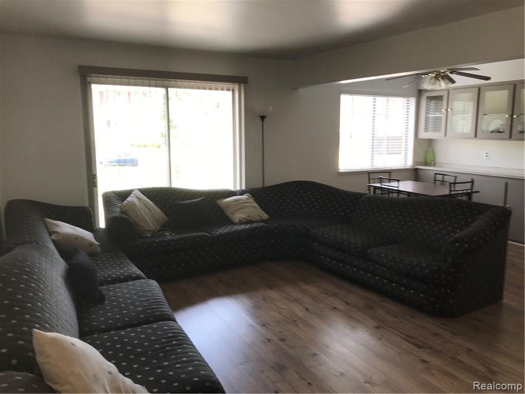 29157 Hayes Road Warren, MI 48088 - Photo 5 of 17