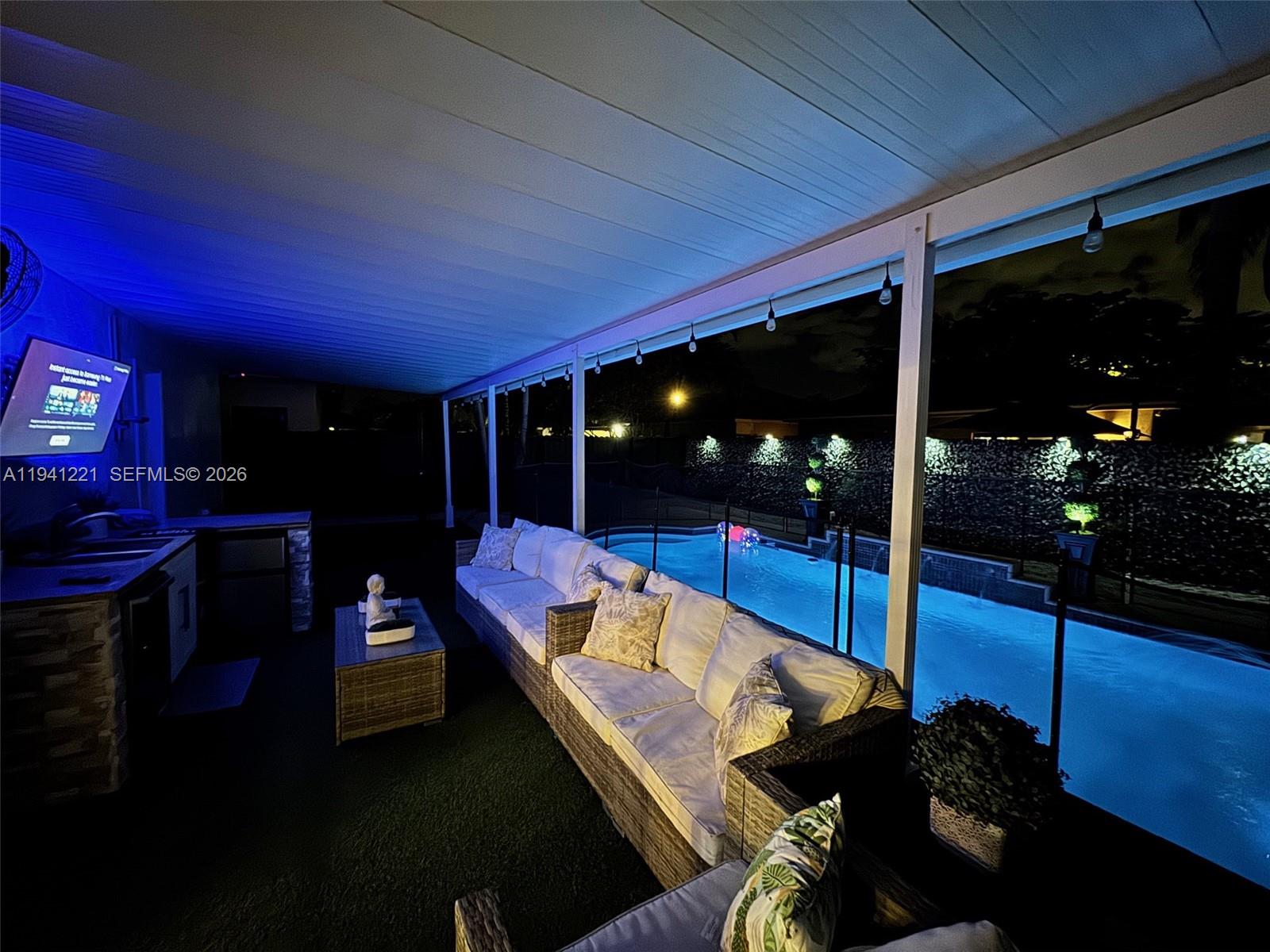 14531 Southwest 180th Terrace Miami, FL 33177 - Photo 8 of 32