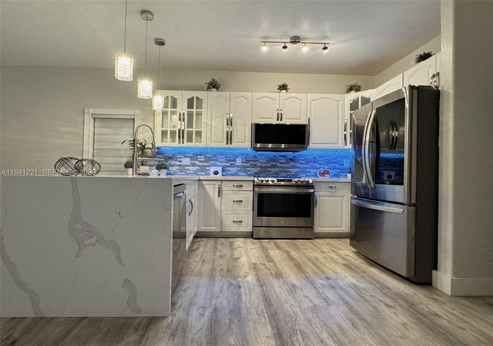 14531 Southwest 180th Terrace Miami, FL 33177 - Photo 10 of 32