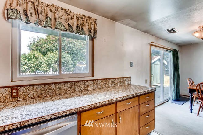 11756 Southeast 158th Place Renton, WA 98058 - Photo 10 of 22 Gallery Image 10