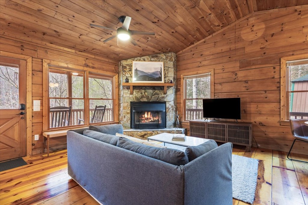 75 Laurel Creek Road Blue Ridge, GA 30513 - Photo 14 of 41 Gallery Image 14