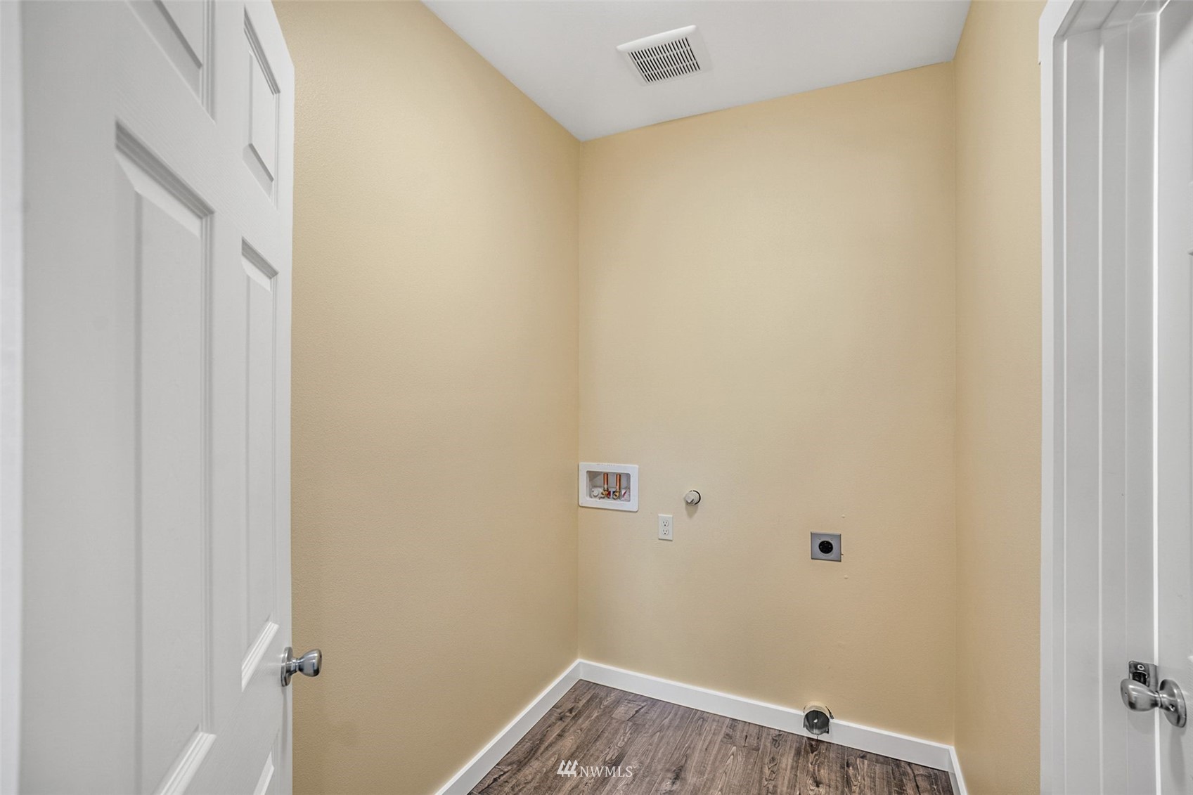 3113 Oakes Avenue Everett, WA 98201 - Photo 13 of 38 a view of room