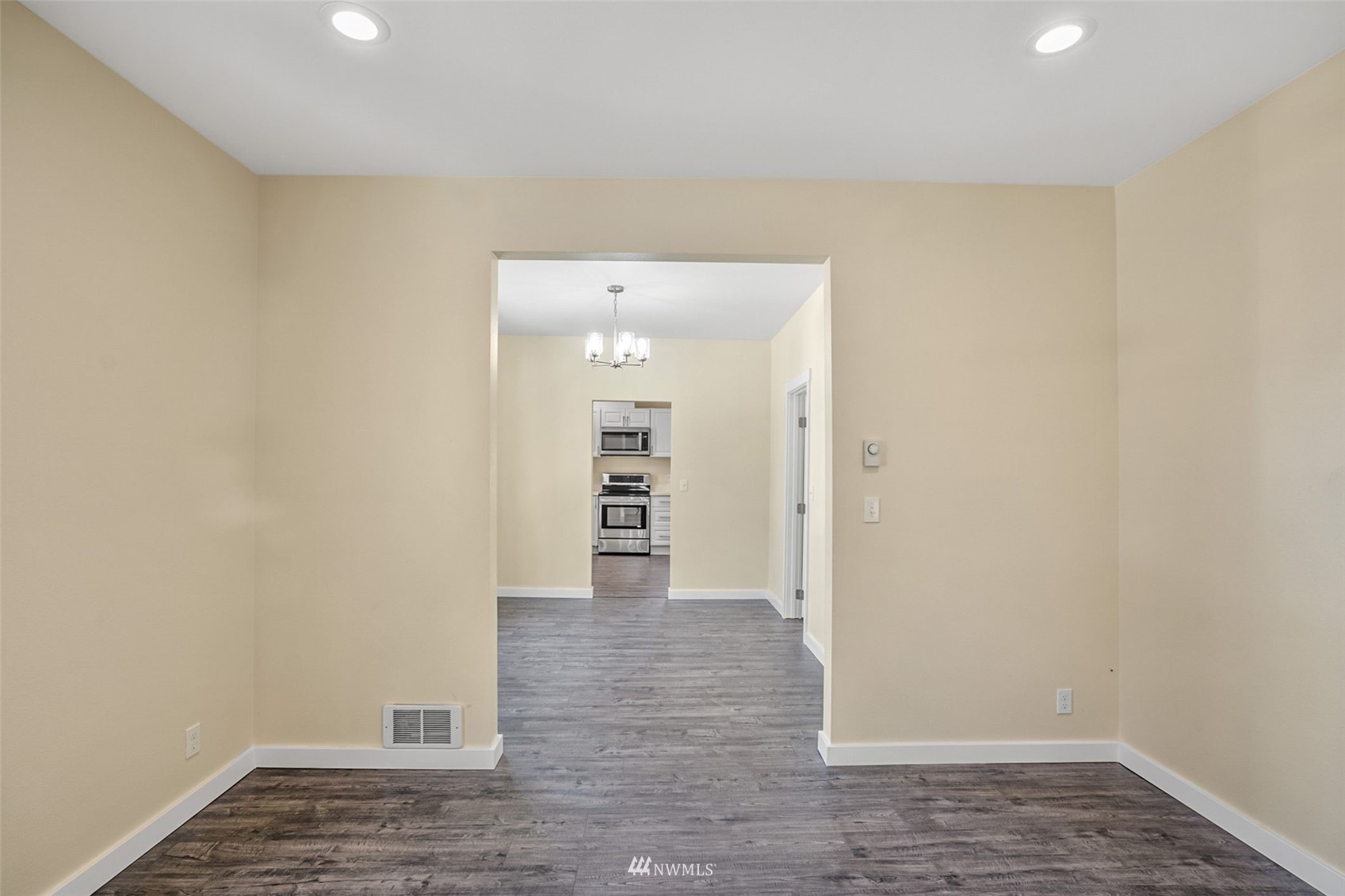 3113 Oakes Avenue Everett, WA 98201 - Photo 6 of 38 wooden floor in an empty room