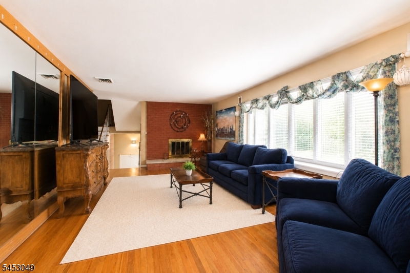 472 Summit Road Mountainside, NJ 07092 - Photo 10 of 31 Gallery Image 10