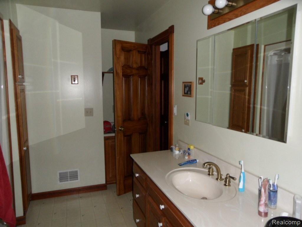 13373 Clinton Road Clinton, MI 49236 - Photo 8 of 17 Master Bath.JPG