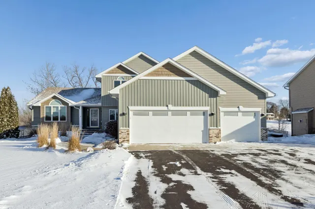 $479,900 | 634 Chaucer Lane, Watertown, MN 55388
