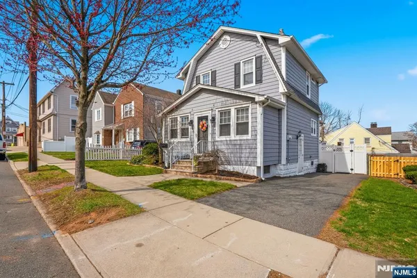 $619,900 | 501 Chase Avenue, Lyndhurst, NJ 07071