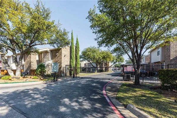 $1,900 | 4748 Old Bent Tree Lane, Unit 2106, Dallas, TX 75287