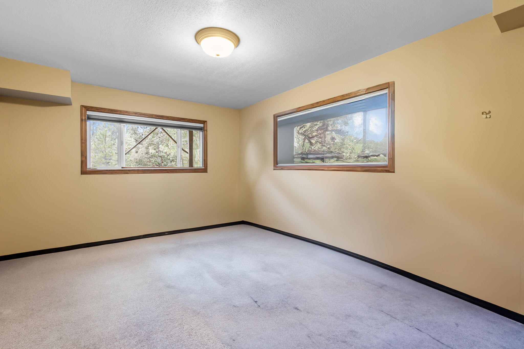 60290 Woodside Loop Bend, OR 97702 - Photo 29 of 47 Spacious Bedroom