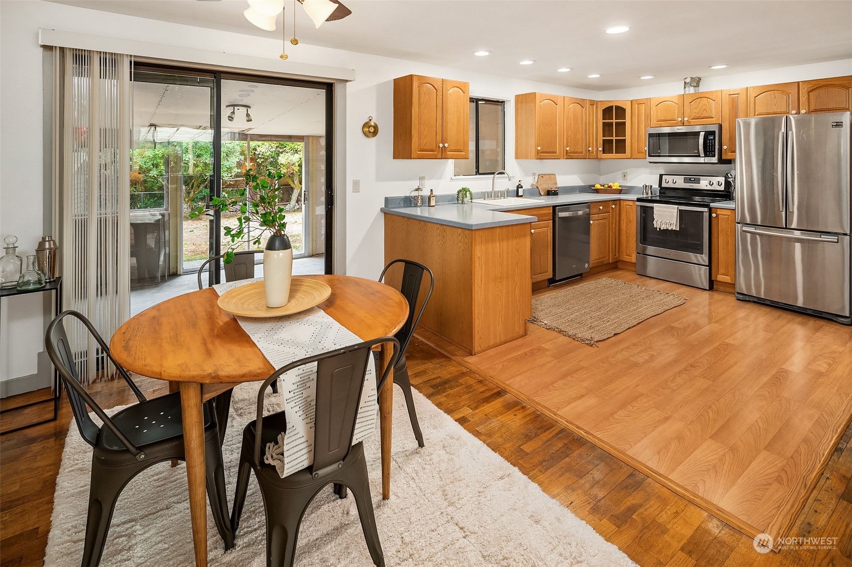 10122 Southwest 140th Street Vashon, WA 98070 - Photo 8 of 20